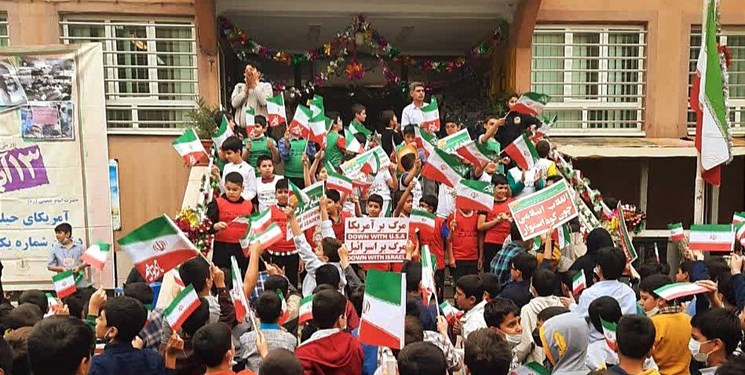 متفاوت‌ترین روز دانش‌آموز ایران در ایام دردناک غزه // آقای تاجی